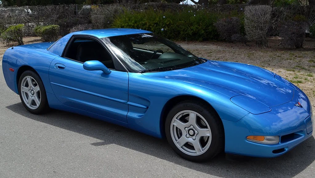 Click to Enlarge-Esc to Close Corvette Generations/C5/C5 1999 blue right side.webp